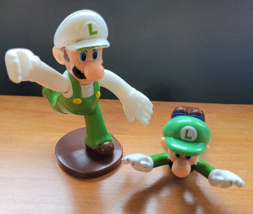2 McDonald Happy Meal Toy Super Mario Invincible Luigi set nintendo 2017 2018